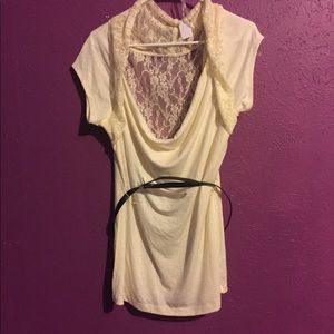 💕2 for $7💕Junior blouse with lace back xxl